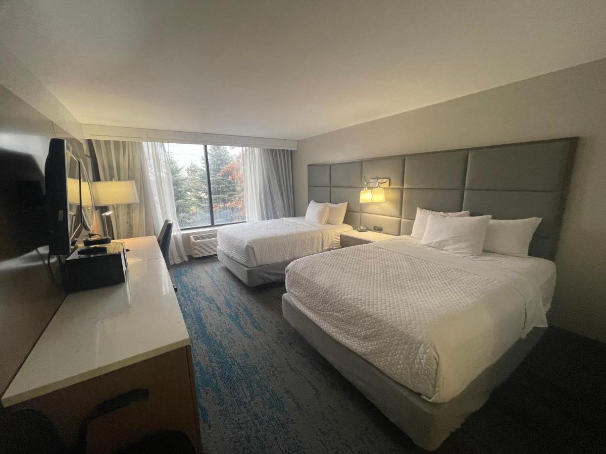 Ramada By Wyndham Cleveland Independence Exterior foto