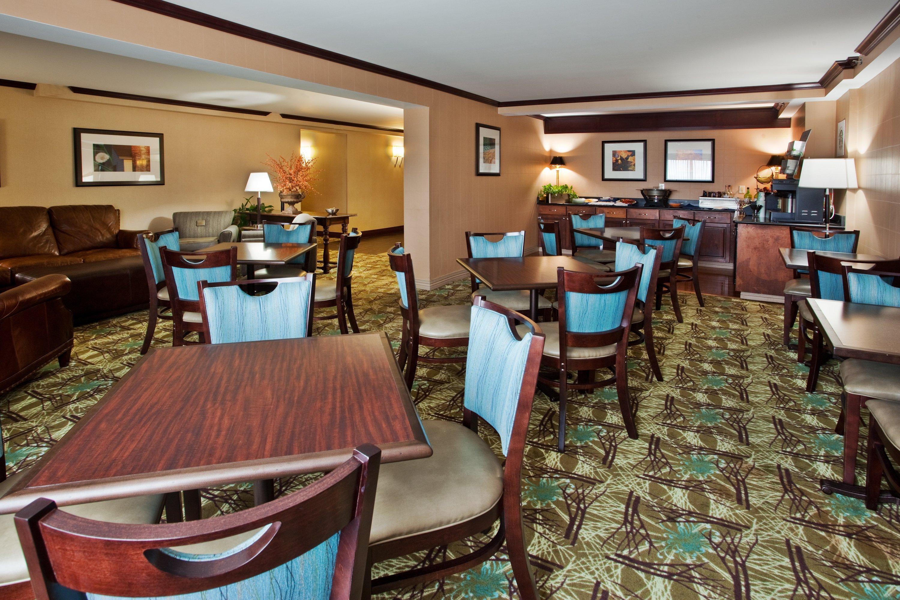 Ramada By Wyndham Cleveland Independence Exterior foto