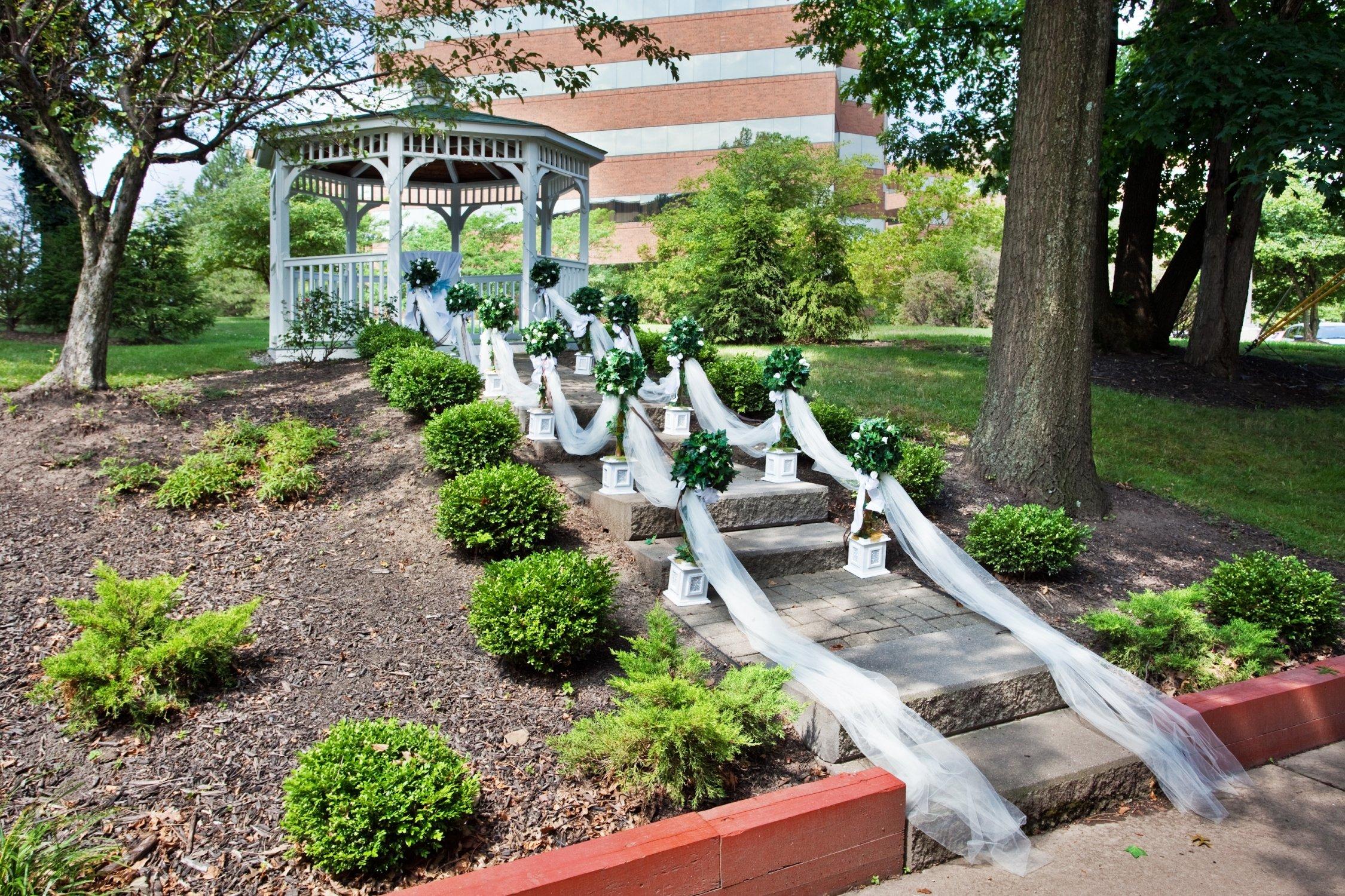 Ramada By Wyndham Cleveland Independence Exterior foto
