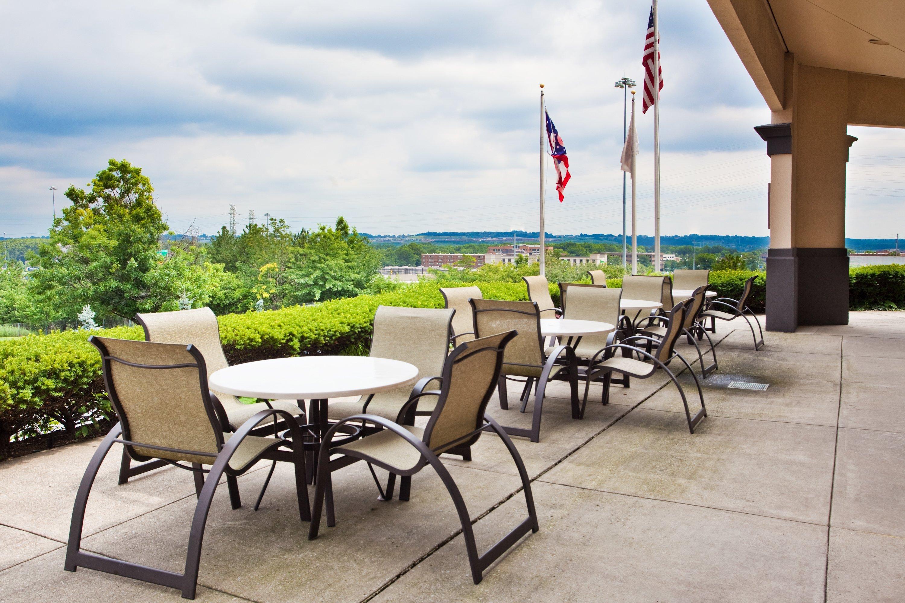Ramada By Wyndham Cleveland Independence Exterior foto